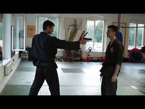 Ju Jutsu Do - Abwehr Pistole