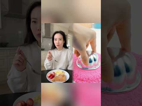 How to make strawberry tanghulu #MomsOfTikTok #Tanghulu