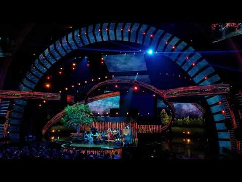 Latin AMAs 2018 - Becky G & Joss Favela Pienso en Ti - Live Performance