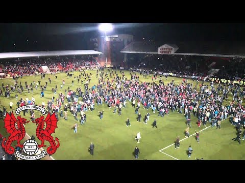 Leyton Orient Pitch Invasion vs Colchester 29/04/17 #BecchettiOut