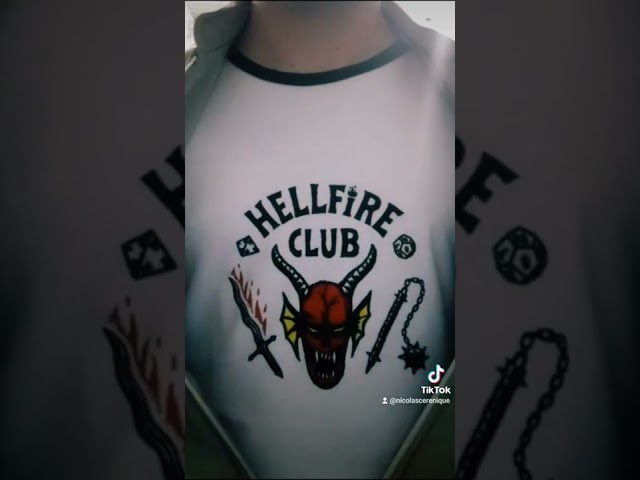 Vídeo relacionado con Stranger Things Hellfire Logo Camiseta, Mujer, Blanco, S