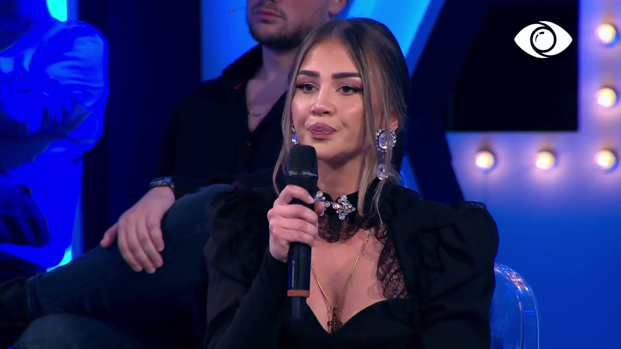 “Prit të lexojë mesazhin”/ Debat mes opinionistëve dhe Kiarës: Nuk e di se çfarë do thotë