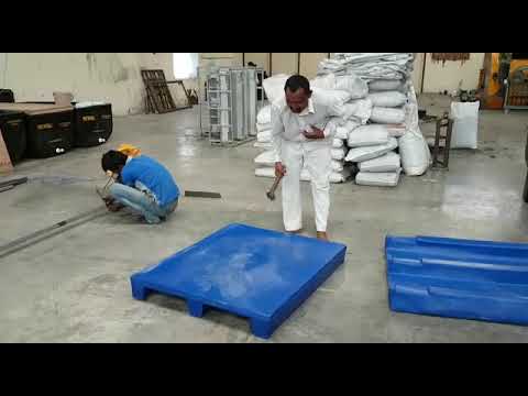 Roto Moulded Plastic Pallets 4 WAY