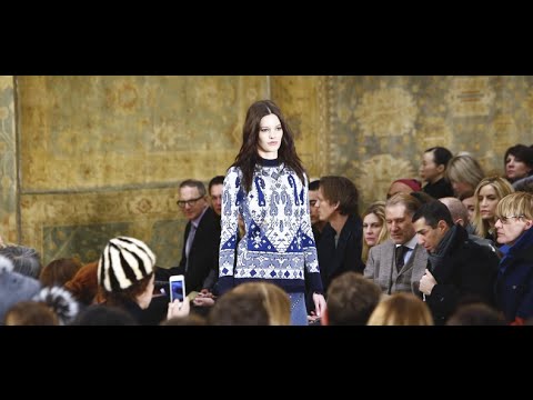 Tory Burch F/W 2015. Daria Shapovalova at NYFW