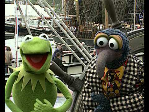 Kermit and Gonzo on Kermit's relationship with Miss Piggy