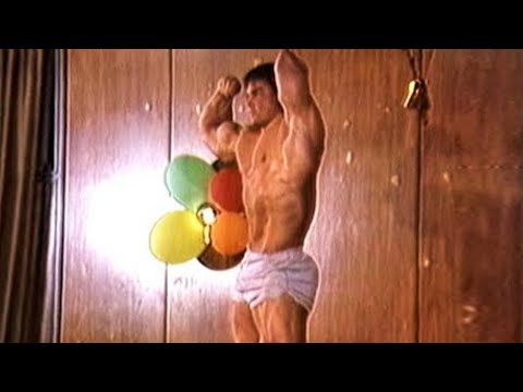 Mr Universe Jeff King (USA) - Guestposing Adelaide 1984