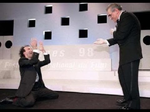 Roberto Benigni Kisses Martin Scorsese’s Feet (Cannes 1998)