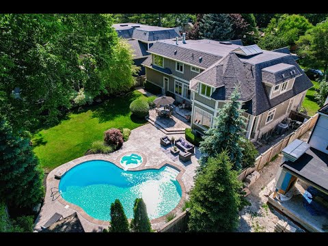 1054 Melvin Ave Oakville-Stunning 4 Car Garage custom home in Morrison