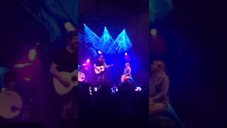 Morgan Evans singing 'I Do' to Kelsea, Rocky 2017