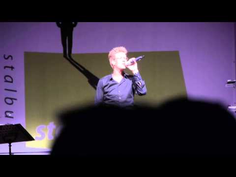 Matthias Keller performs Blue Monday from New Order