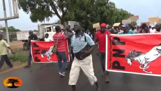 preview picture of video 'Le Front TCHOBOE et ses militants ont sillonné les rues de Lomé pour l'arret du processus électoral'