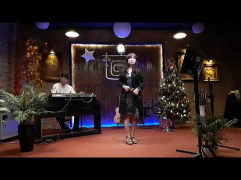 Thể hiện bởi Hoài Mỹ