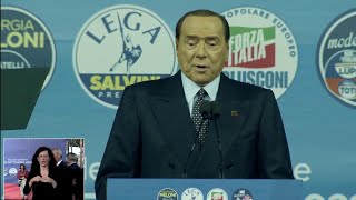 Berlusconi a piazza del Popolo: Vogliamo un'Europa potenza militare. Ma non cita la Russia
