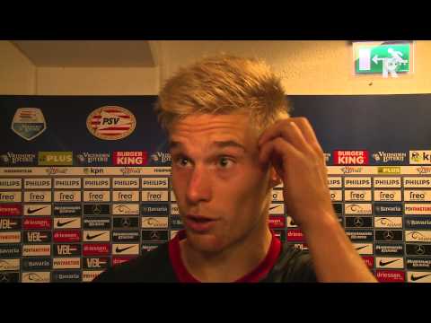 Excelsior-spits Tom van Weert na het verlies bij PSV