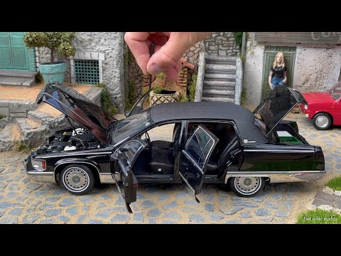 1:18 Cadillac Fleetwood Brougham '93, black - Xiaoguang Model [Unboxing]