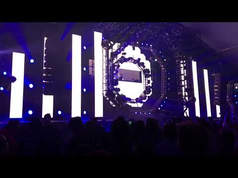 Andrew Rayel playing Dash Berlin ft. Emma Hewitt - Waiting at Beyond Wonderland 2019