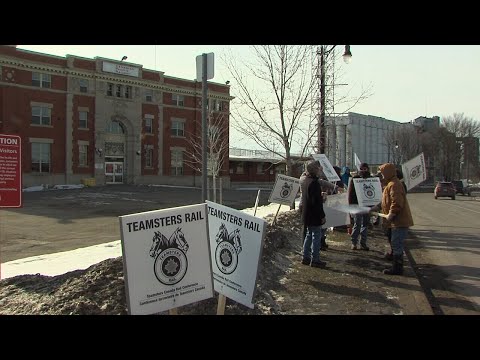 TBT News Clips: CP Rail employees hit the picket line - Mar 21, 2022