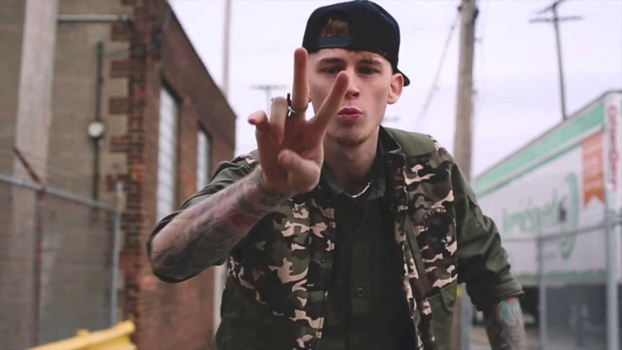 Machine Gun Kelly – “Breaking News”