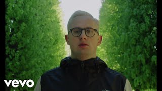 Benjamin Hav - The Show Must Go On