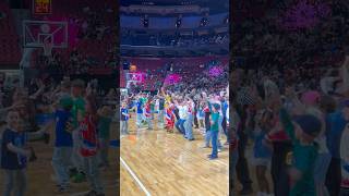 【モントリオール親子】 She’s Usually Shy… Not Today 😂🔥 Harlem Globetrotters 🏀👧🏻