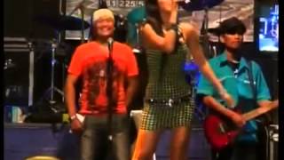 Download lagu resa lawang sewu goyang hot - di reject mp3