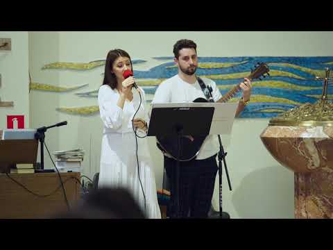 Śpiewam na ślubach.