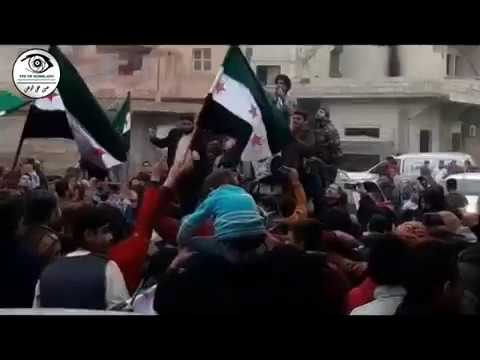 مظاهرة في مدينة الأتارب في ريف حلب بقيادة الساروت في جمعة دير الزور على ضفتي الموت