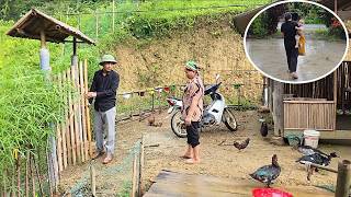 Download lagu Linh left her mother's house. Hang had fenced off the house to keep poultry out. mp3