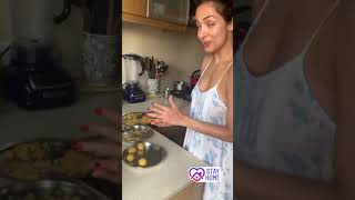 Malaika Arora cleavage show at home