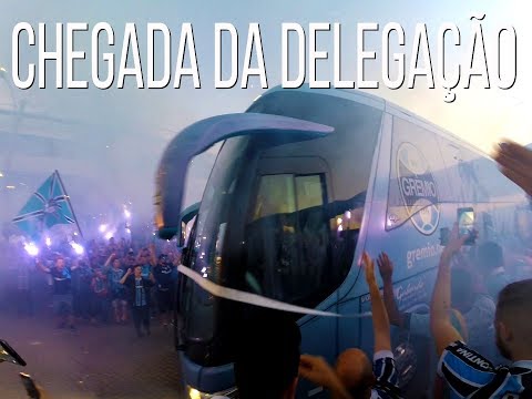 "CHEGADA DA DELEGAÃ‡ÃƒO - LIBERTADORES - FINAL" Barra: Geral do Grêmio • Club: Grêmio