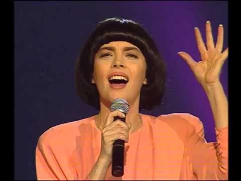 MIREILLE MATHIEU "VIVIR DE SUEÑOS"