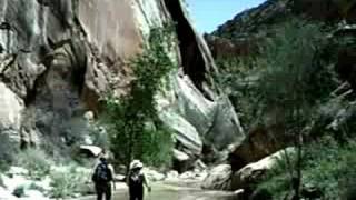 preview picture of video 'Hiking Hackberry Canyon'