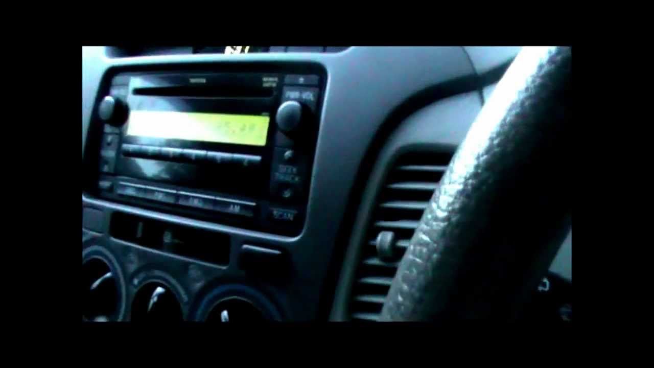 2010 Toyota Kijang Innova 2.5 G review (Start up, engine, exhaust, and in depth tour)