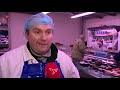 Topdrukte en twijfel in supermarkt: 'Zal ik gehakt of kip halen'