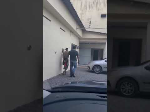 Polícia cumpre mandado de prisão em Linhares.