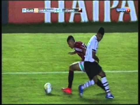 Melhores momentos do lateral-direito Sidney.