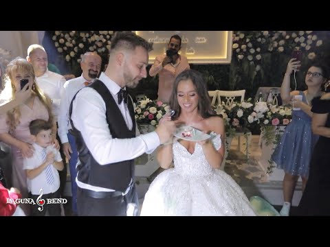 Mladenačka torta   Venčanje Adriane & Save Džehverović - Laguna bend / Bendovi za svadbe