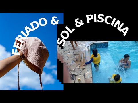 Dia de feriado na piscina😊