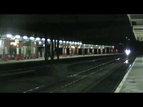 86621/86613 4M74 Liner Followed By 86701 1M44 Mail At Lancaster 29/12/09