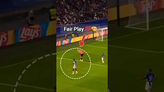 Respect 🫡 This is fair Play 💯 #football #players #respect #game #not taking advantage #shorts