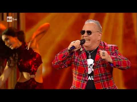 Johnson Righeira canta 'L'estate sta finendo' - I migliori anni 27/05/2023