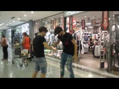 Disturbare la gente (Public Disturbance) #2 -Hilariousguys
