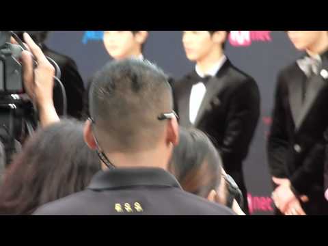 111129 Beast @ MAMA SG Red Carpet 2011