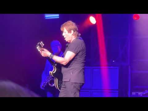 George Thorogood - One Bourbon, One Scotch, and One Beer (live in Mansfield, MA 6/13/22)￼