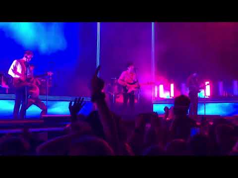 The 1975 - 'She's American' Live [4K]