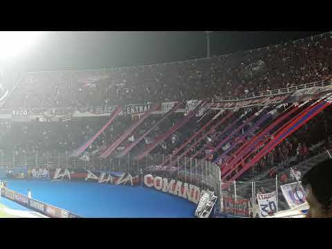 "Mi corazón se vuelve loco cuando escucha esta canción" Barra: La Plaza y Comando • Club: Cerro Porteño