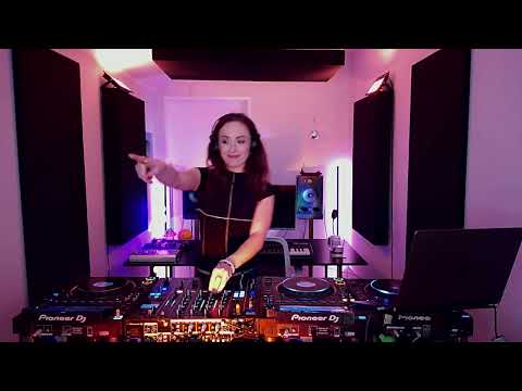 House, Tech, Progressive Mix - AmyElle Live Set