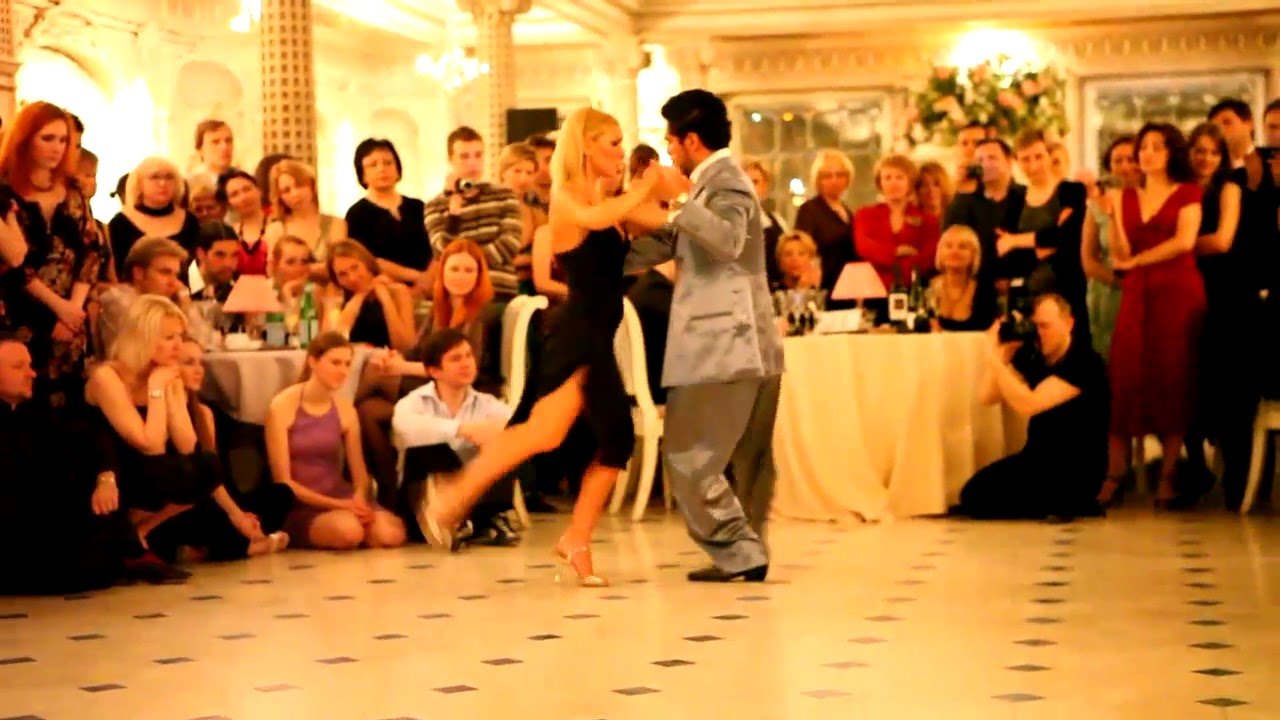 Video thumbnail for Tango Café Domínguez  Sebastian Arce y Mariana Montes  Moscú