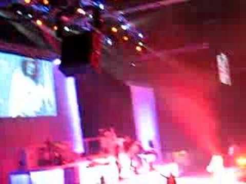 Nelly Furtado feat.Suakrates Promincuous Live in Toronto