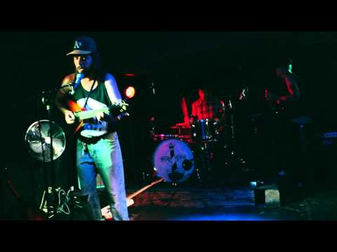 WILD TIDES - INSTEAD OF TWO BEATING HEARTS (Live @ Klub 007 Strahov, 18.9.2013)